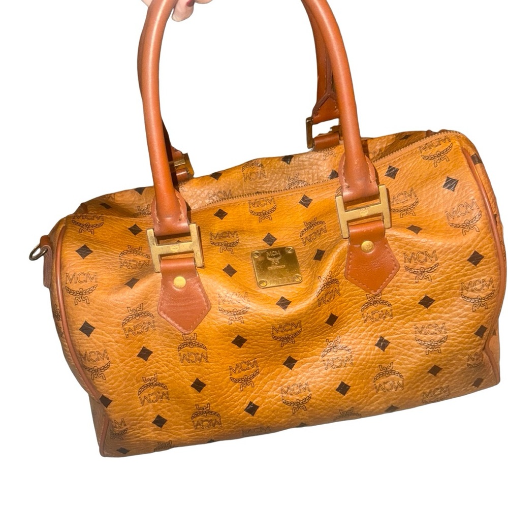 MCM BOSTON PATENT LEATHER HANDBAG YO931